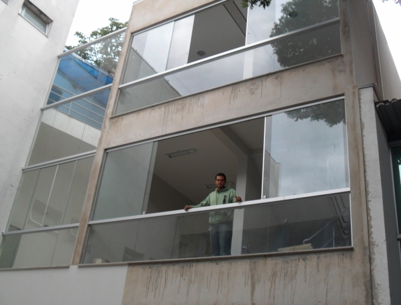 Fechamentos de áreas Externas com Vidro Condomínio Vista Alegre - Fechamento de Pia em Vidro