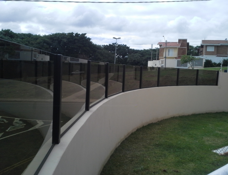 Muro de Vidro com Inox Jardim Santa Clara Do Lago Ll - Muro de Vidro em Campinas