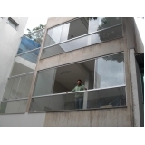 aplicação de fechamento de varanda com vidro de correr Itaici