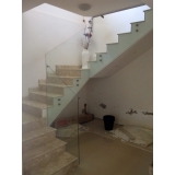 instalação de guarda corpo de vidro escada Vila Real